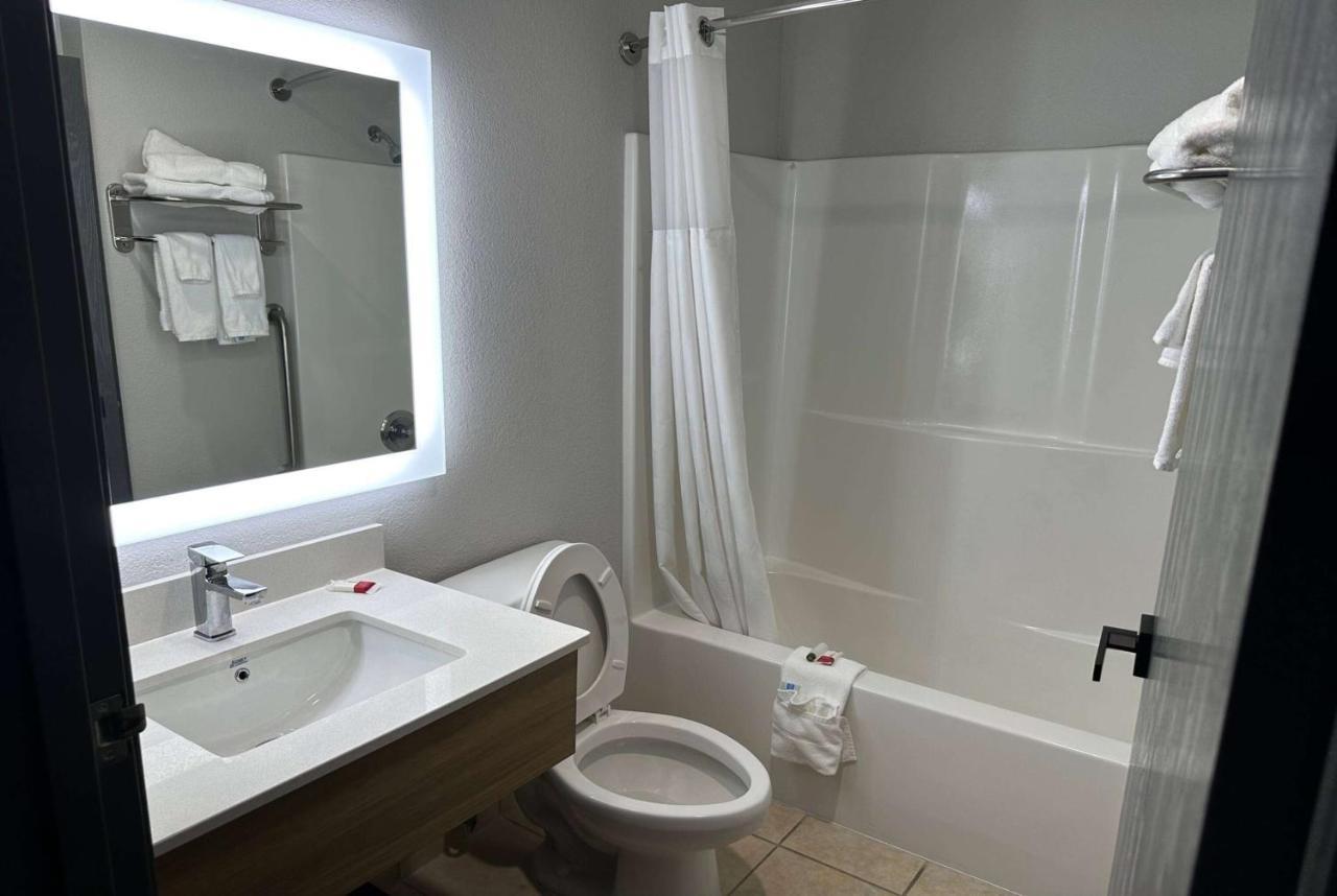 Microtel Inn & Suites By Wyndham Manchester - Newly Renovated Zewnętrze zdjęcie