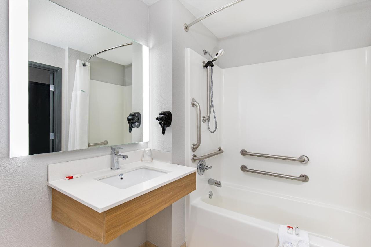 Microtel Inn & Suites By Wyndham Manchester - Newly Renovated Zewnętrze zdjęcie